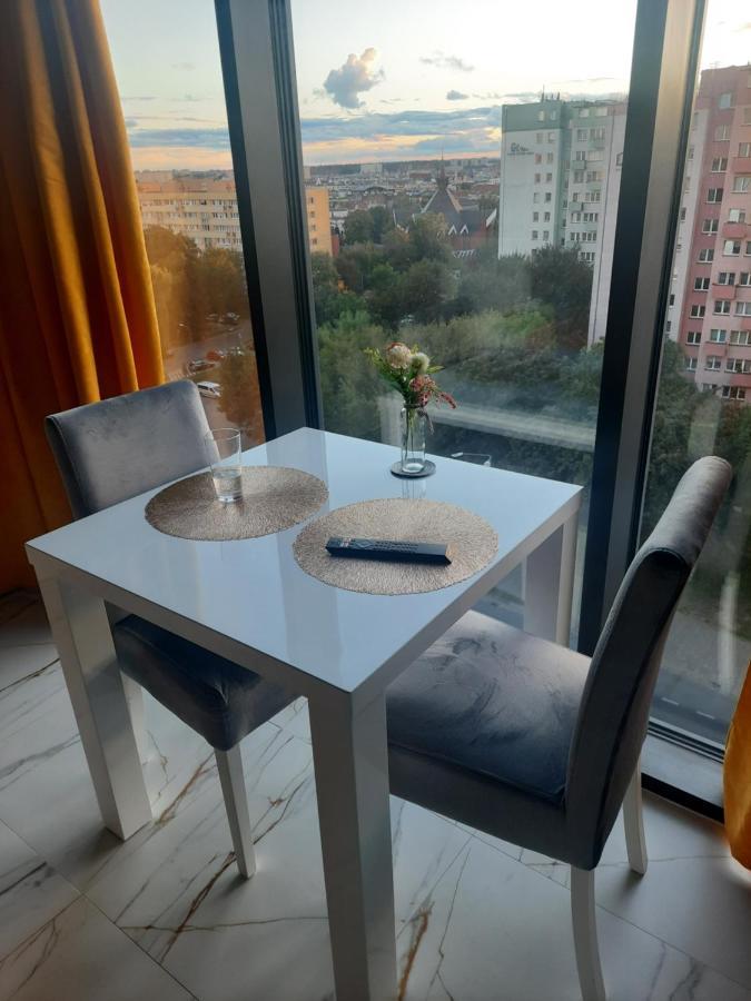 Hanza Tower Sunny Apartment