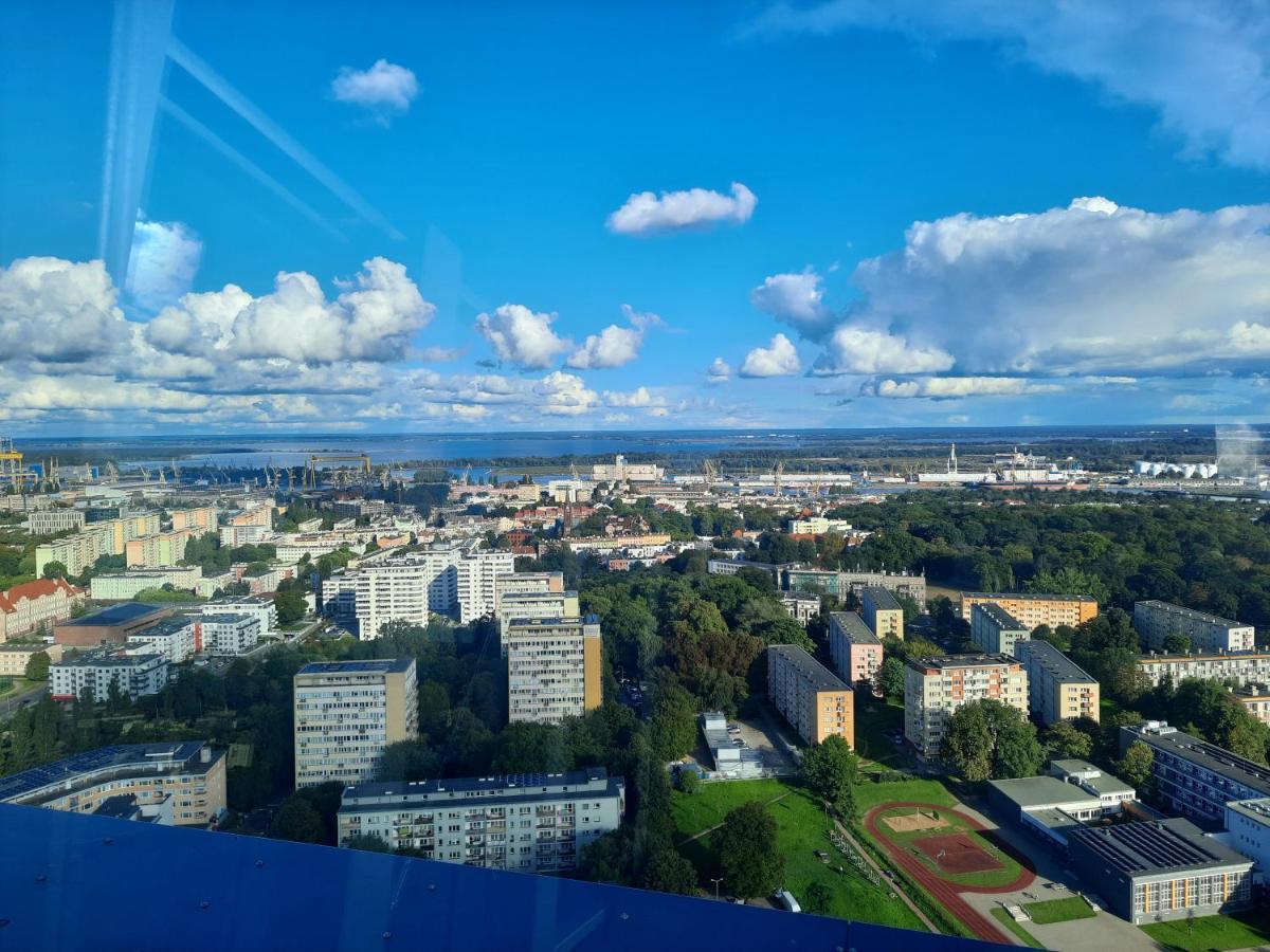 Hanza Tower Sunny Apartment *